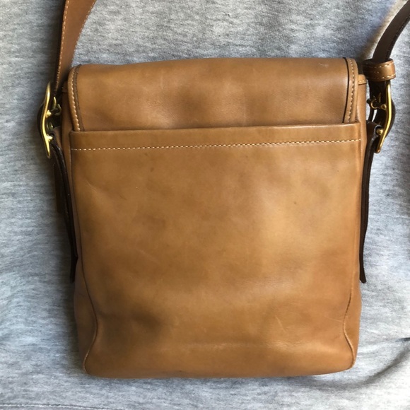 ❌SOLD❌ Coach Legacy Small Flap 9336 - Picture 3 of 8